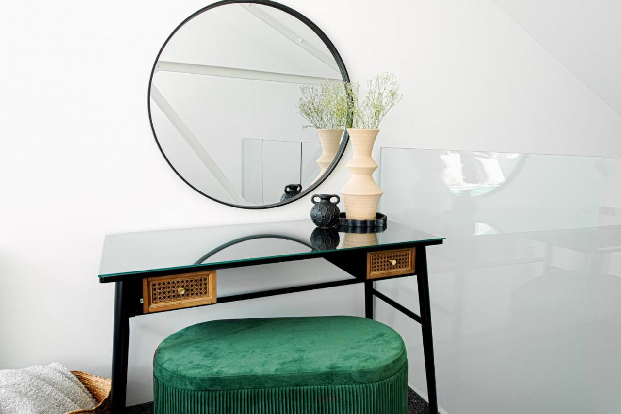 Rwy Suite48 Luxury Suite With Optional Parking 普里茅斯 外观 照片